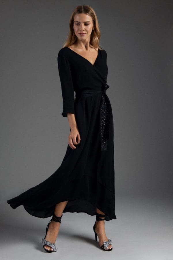 Luciana Black Midi Sleeved Dress