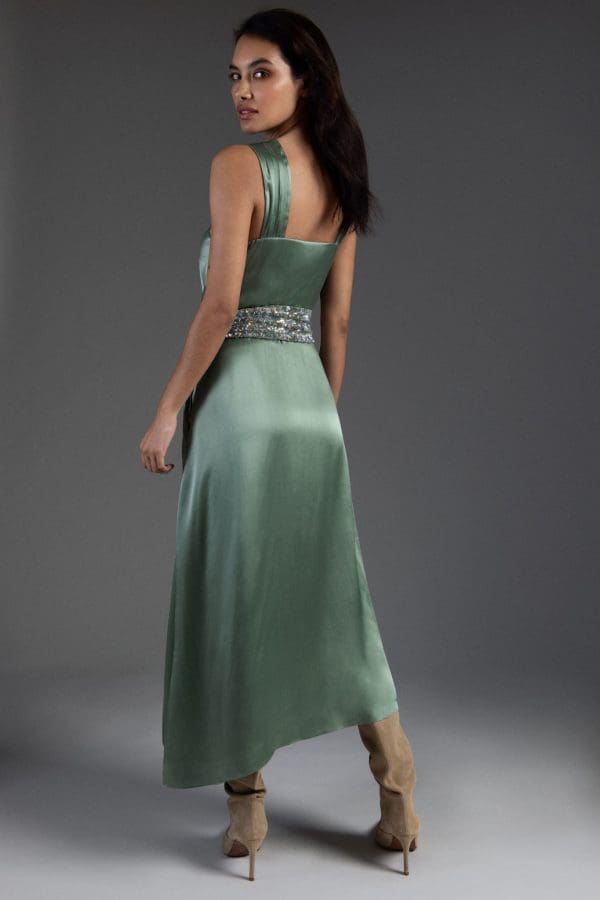Zarina Satin Plain Midi - Image 4