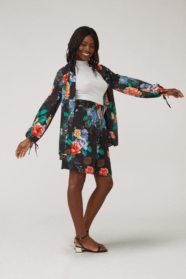 Black Vintage Floral Short Kimono - Image 3